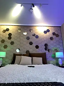 Snapshot of XLindaMilfX chatting on October 19, 2025, 8:20 pm XLindaMilfX online show from October 19, 2025, 8:20 pm