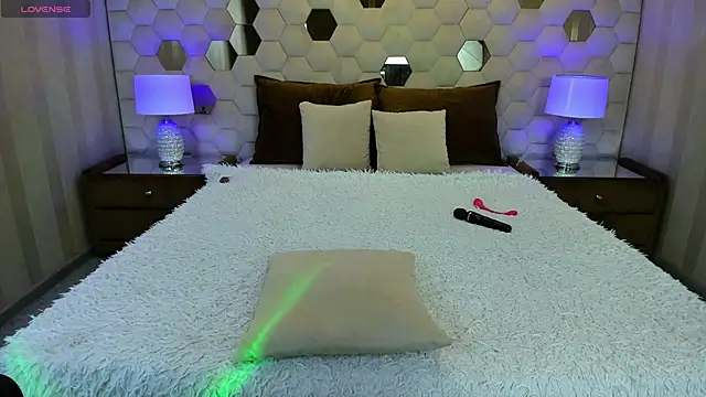 XLindaMilfX online show from March 20, 2026, 8:46 pm