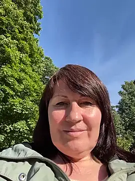 XLindaMilfX online show from June 10, 2026, 3:00 pm