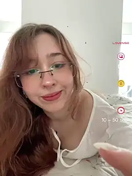 tsuki chan on online show from June 30, 2026, 4:52 pm