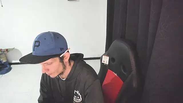 Snapshot of Jeff_Walton@xh chatting on December 15, 2025, 4:39 am Jeff Waltonxh online show from December 15, 2025, 4:39 am