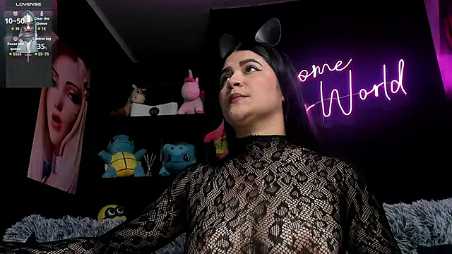 Emilyjhonson 01 online show from October 18, 2025, 1:01 pm