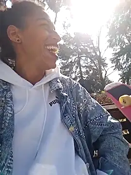 Snapshot of Goldenlace chatting on February 20, 2025, 11:42 am Goldenlace online show from February 20, 2025, 11:42 am