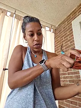 Snapshot of Goldenlace chatting on September 20, 2025, 9:21 am Goldenlace online show from September 20, 2025, 9:21 am