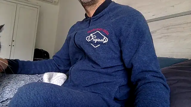 curioushetero online show from March 3, 2025, 1:09 pm