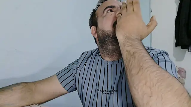 Snapshot of ZYXEL353 chatting on March 16, 2026, 12:17 am ZYXEL353 online show from March 16, 2026, 12:17 am