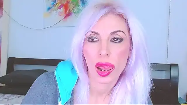 HoneyLara online show from January 28, 2025, 5:46 pm