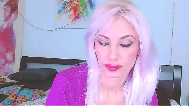 HoneyLara online show from February 3, 2025, 8:13 pm