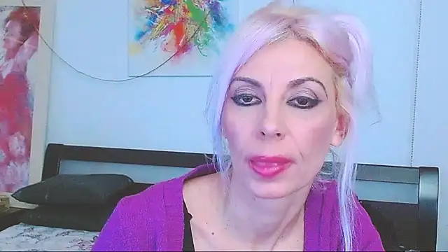 HoneyLara online show from February 4, 2025, 2:07 am