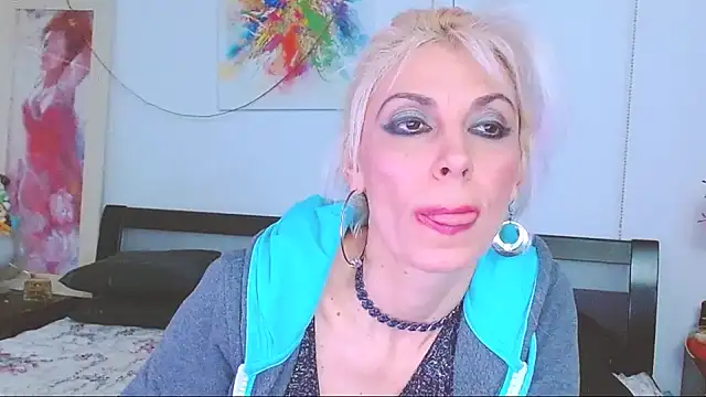 HoneyLara online show from February 5, 2025, 4:48 am