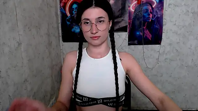 Snapshot of MaryEm976 chatting on April 10, 2026, 5:34 am MaryEm976 online show from April 10, 2026, 5:34 am