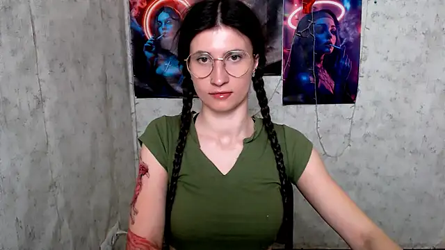 Snapshot of MaryEm976 chatting on April 19, 2026, 7:07 am MaryEm976 online show from April 19, 2026, 7:07 am