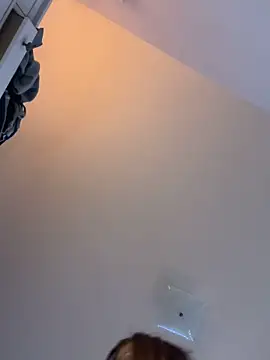 JESS LOVES online show from November 30, 2025, 4:33 pm