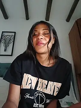 Snapshot of dark_enchantress_ chatting on October 8, 2025, 7:00 pm dark enchantress  online show from October 8, 2025, 7:00 pm