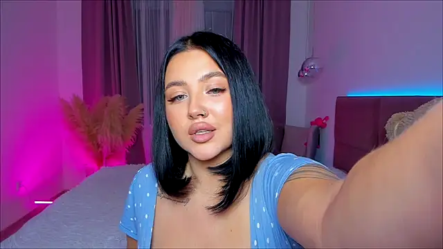 Snapshot of KylieLips chatting on September 29, 2025, 6:57 pm KylieLips online show from September 29, 2025, 6:57 pm