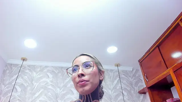 NicoleBlum online show from January 14, 2025, 8:04 pm