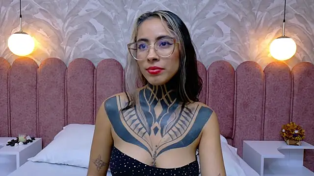 NicoleBlum online show from January 23, 2025, 6:45 pm