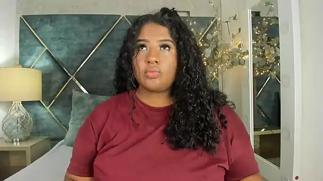 DannaFalco25 online show from December 13, 2024, 3:32 pm