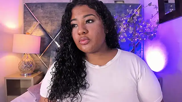 DannaFalco25 online show from January 6, 2025, 4:23 pm