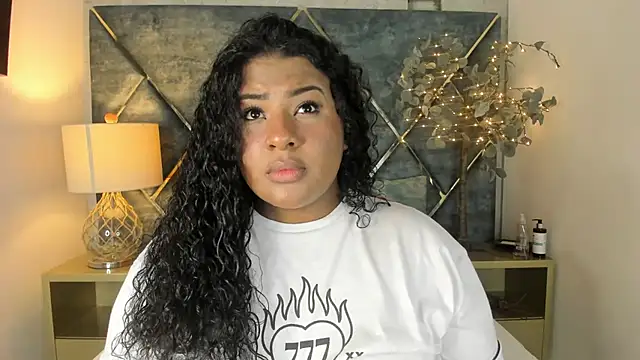 DannaFalco25 online show from January 29, 2025, 2:10 pm