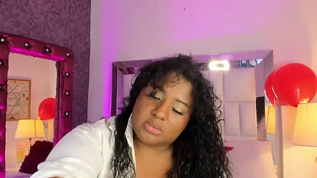 DannaFalco25 online show from February 19, 2025, 7:38 pm