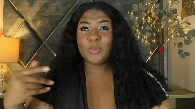 DannaFalco25 online show from March 4, 2025, 11:00 pm