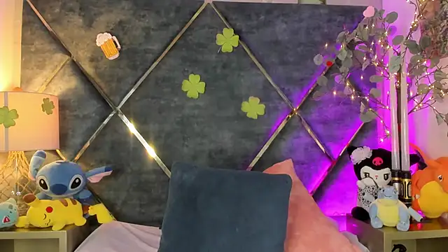 DannaFalco25 online show from March 16, 2025, 2:32 am