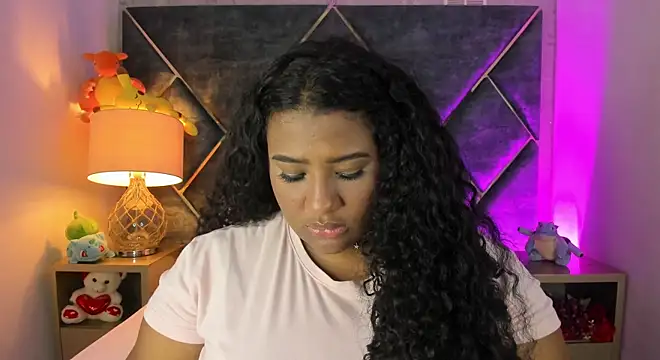 DannaFalco25 online show from September 25, 2025, 8:34 pm