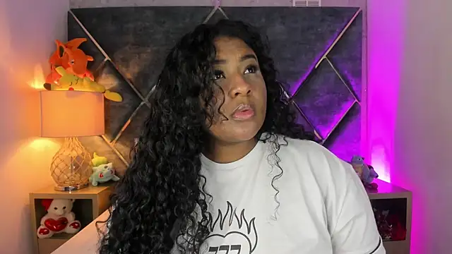 DannaFalco25 online show from September 26, 2025, 8:24 pm