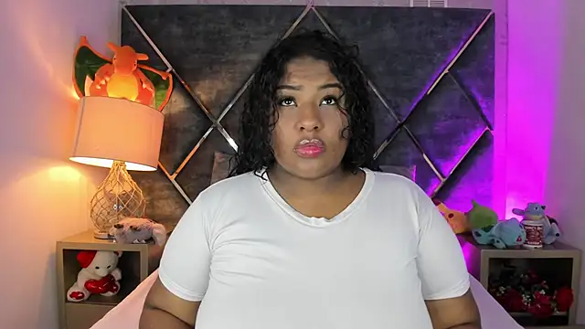 Snapshot of DannaFalco25 chatting on October 15, 2025, 8:42 pm DannaFalco25 online show from October 15, 2025, 8:42 pm