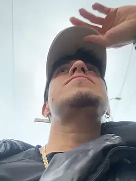 strongboy  online show from December 3, 2025, 11:30 am