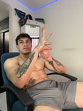 Snapshot of strongboy_ chatting on June 25, 2026, 5:17 pm strongboy online show from June 25, 2026, 5:17 pm