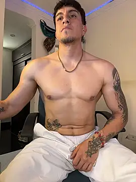 Snapshot of strongboy_ chatting on July 23, 2026, 6:50 pm strongboy online show from July 23, 2026, 6:50 pm