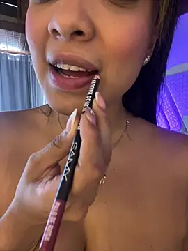 LEAH DOUUGLASS online show from March 21, 2025, 6:51 pm