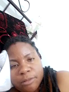 Snapshot of bigtitssxx chatting on October 1, 2025, 9:15 am bigtitssxx online show from October 1, 2025, 9:15 am