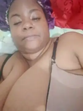 Snapshot of bigtitssxx chatting on August 7, 2026, 2:46 am bigtitssxx online show from August 7, 2026, 2:46 am