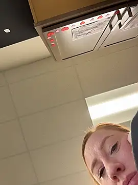 Snapshot of cinnatitties chatting on October 30, 2025, 5:35 pm cinnatitties online show from October 30, 2025, 5:35 pm