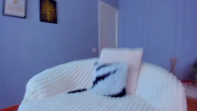 Snapshot of Awww_Ella chatting on April 30, 2026, 4:19 am Awww Ella online show from April 30, 2026, 4:19 am