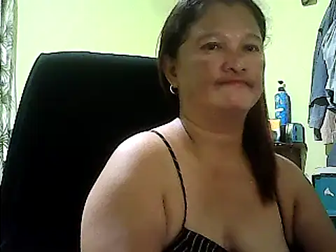 Snapshot of hott_scarlett chatting on December 8, 2024, 3:00 am hott scarlett online show from December 8, 2024, 3:00 am