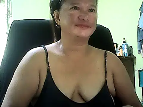 Snapshot of hott_scarlett chatting on January 2, 2025, 12:23 am hott scarlett online show from January 2, 2025, 12:23 am