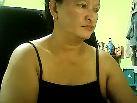 Snapshot of hott_scarlett chatting on January 14, 2025, 12:22 am hott scarlett online show from January 14, 2025, 12:22 am