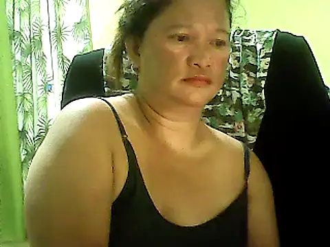 Snapshot of hott_scarlett chatting on February 2, 2025, 12:35 pm hott scarlett online show from February 2, 2025, 12:35 pm