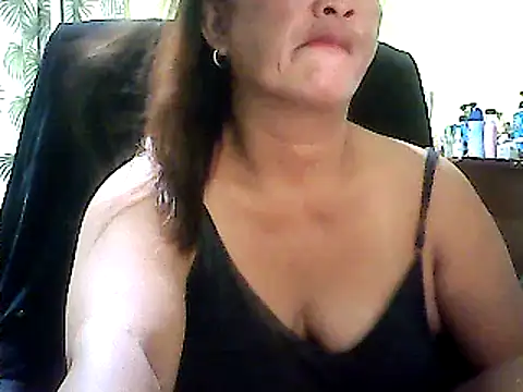 Snapshot of hott_scarlett chatting on February 15, 2025, 2:11 pm hott scarlett online show from February 15, 2025, 2:11 pm