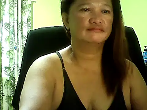 Snapshot of hott_scarlett chatting on February 16, 2025, 10:32 pm hott scarlett online show from February 16, 2025, 10:32 pm