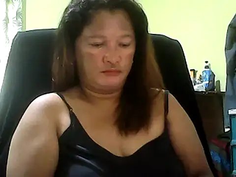 Snapshot of hott_scarlett chatting on February 20, 2025, 5:33 am hott scarlett online show from February 20, 2025, 5:33 am