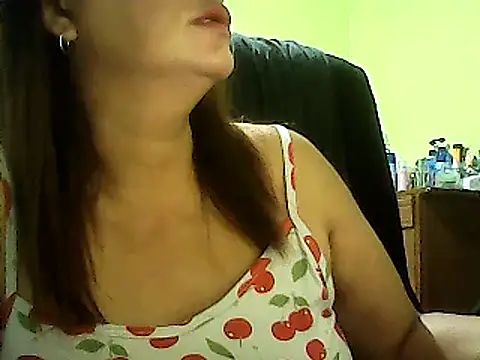 Snapshot of hott_scarlett chatting on February 28, 2025, 11:01 pm hott scarlett online show from February 28, 2025, 11:01 pm