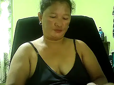 Snapshot of hott_scarlett chatting on March 9, 2025, 12:00 am hott scarlett online show from March 9, 2025, 12:00 am
