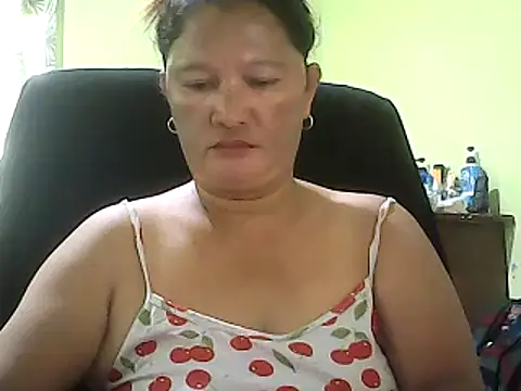 Snapshot of hott_scarlett chatting on March 13, 2025, 3:00 am hott scarlett online show from March 13, 2025, 3:00 am