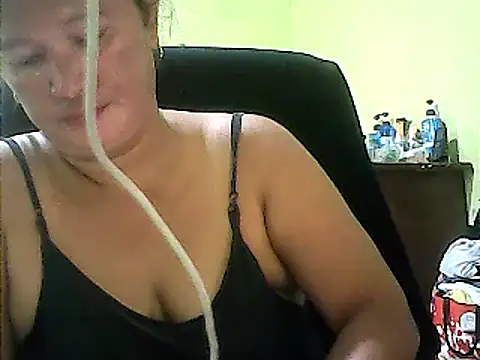 Snapshot of hott_scarlett chatting on March 17, 2025, 12:19 am hott scarlett online show from March 17, 2025, 12:19 am