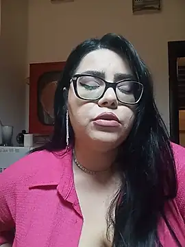 AriaRussell online show from June 22, 2026, 6:49 pm